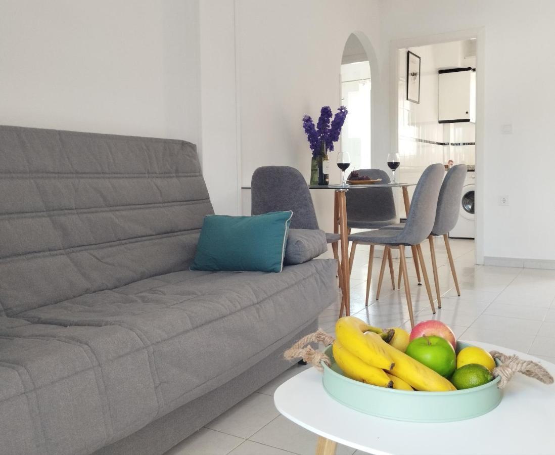 Torrevista Three Bedroom Apartment, Two Swimming Pools And Garage Torrevieja Exterior photo